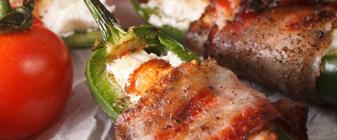 Jalapeños envueltos en tocino
